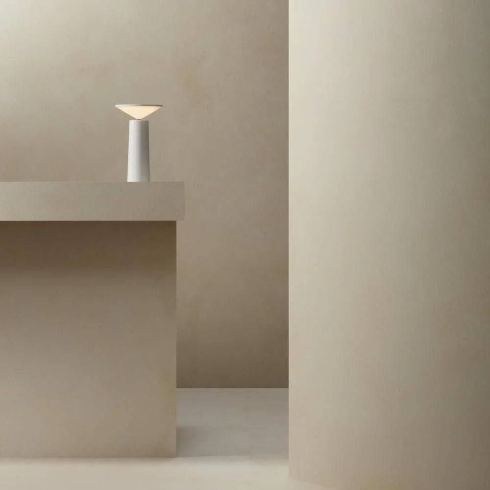 THE AURORA LAMP
